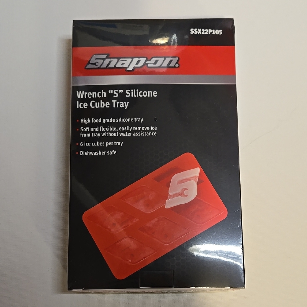 NIB, Snap-on Red Silicone Ice Cube Tray